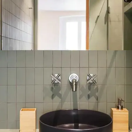 Apartment 13 - Voltaire