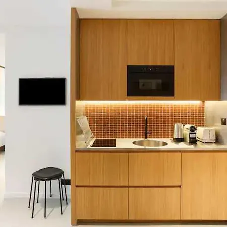 13 - Voltaire Apartment