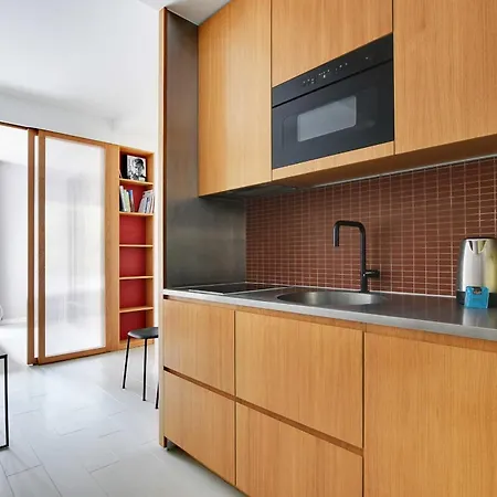 Apartment 13 - Voltaire