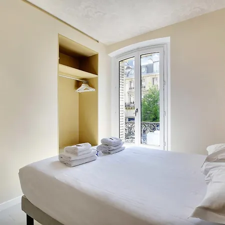 Apartment 13 - Voltaire