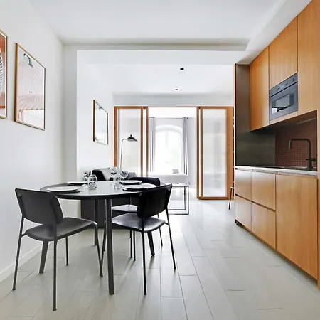 Apartment 13 - Voltaire *