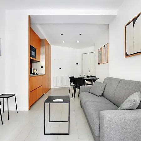 Apartment 13 - Voltaire