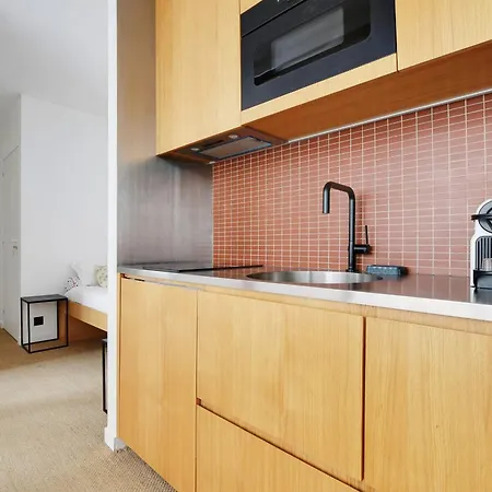 13 - Voltaire Apartment