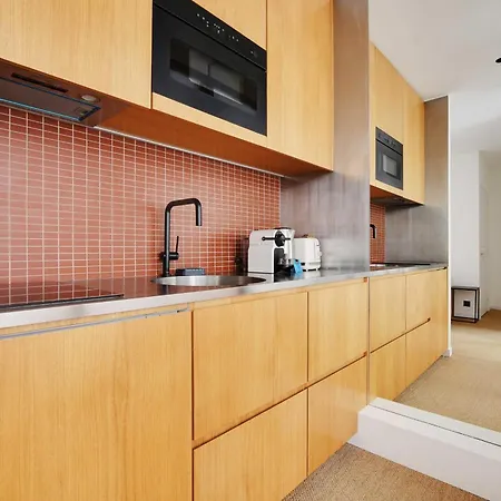 Apartment 13 - Voltaire *