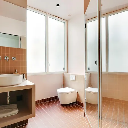 13 - Voltaire Apartment *